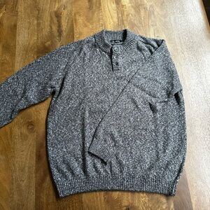 Classic crew neck sweater